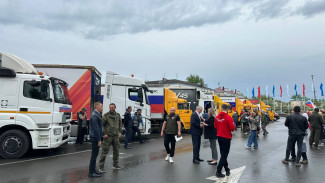 Гумконвой из 8 грузовых фур отправили из Самарской области в зону СВО