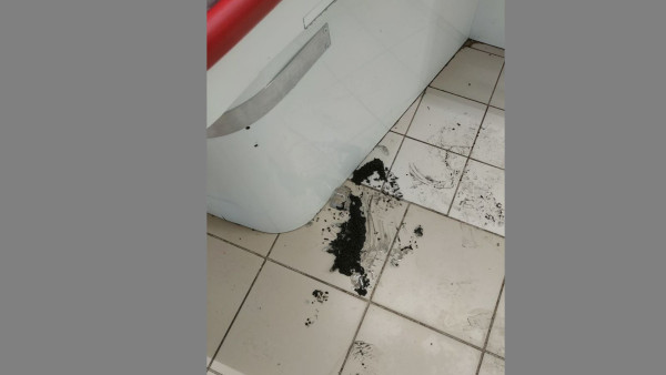 В Самаре на кассе Ашана разбили банку черной икры