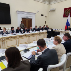 Новогодний трамвай-экскурсовод появится на улицах Самары в декабре 2025 года