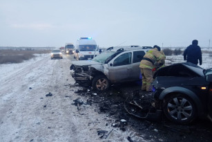 Два человека погибли в лобовой аварии в Самарской области 26 декабря
