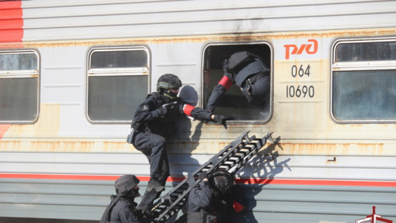Самарские Росгвардейцы успешно провели штурм железнодорожного вагона