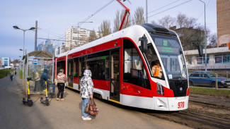 Появились фото последствий ДТП с новым трамваем «Львенок» в Самаре