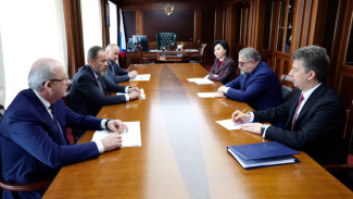 Игорь Комаров провел рабочую встречу с новым начальником ВВГУ Банка России