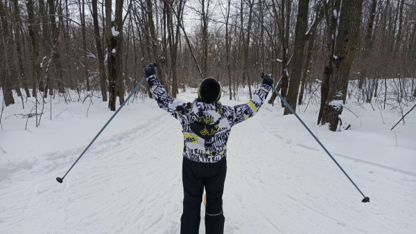 Самарцам рассказали, как правильно выбрать лыжи для зимних прогулок