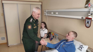 Министр обороны Белоусов вручил «Золотую Звезду» рядовому Сергею Ярашеву из Самарской области 