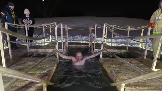 Не ледяной шок, а благодать: самарцам напомнили о правилах купания на Крещение