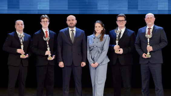 Вячеслав Федорищев наградил финалистов и победителя конкурса «Учитель года Самарской области»