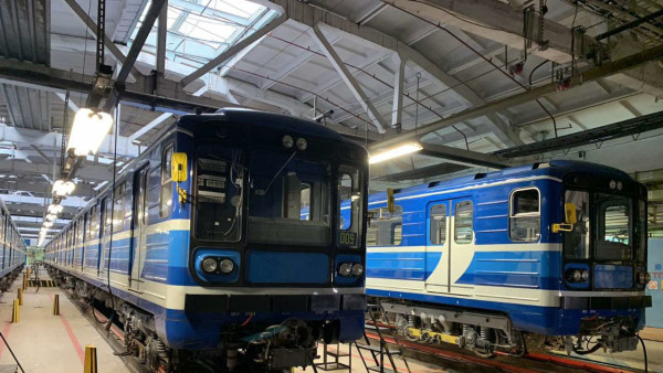 В Самаре 6 капитально отремонтированных вагонов метро вышли на линию
