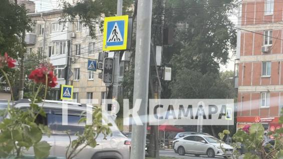 В Самаре многокилометровая пробка образовалась перед перекрестком улиц Авроры и Гагарина