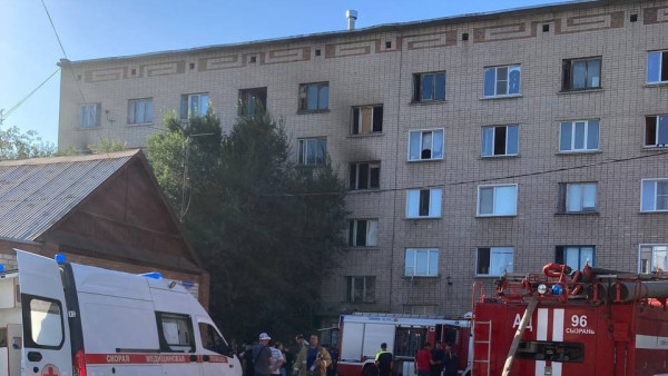 В Самарской области 2 человека погибло в горящем общежитии