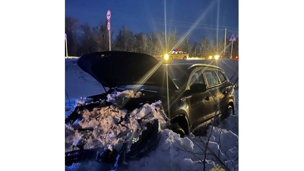 59-летний водитель вылетел в кювет во время бурана в Самарской области