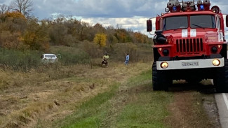 В Самарской области спасатели предотвратили трагедию в ДТП с 2 автомобилями