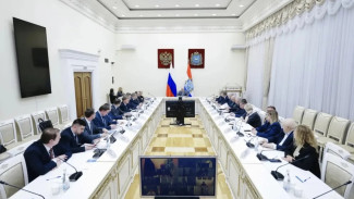 На оперативном совещании Вячеслав Федорищев дал поручения по подготовке к летней оздоровительной кампании