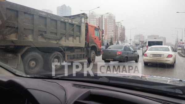 В Самаре 12 марта из-за ДТП образовалась большая пробка в сторону центра города