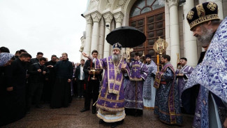 Митрополит Феодосий возглавил праздничную службу в Софийском соборе 27 сентября