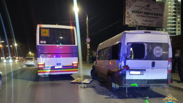 В Самаре произошло серьезное ДТП с двумя пассажирскими автобусами