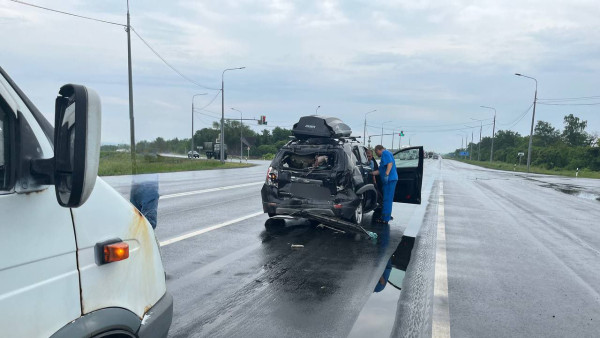 ДТП на трассе М-5 в Самарской области: фура догнала легковой автомобиль