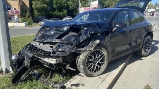 В Самаре произошло ДТП с участием элитной иномарки 