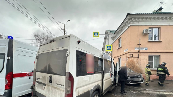 Под Самарой в ДТП с маршруткой Citroën и Kia Rio пострадал ребенок