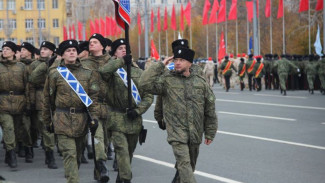 Казаки Волжского войска отточили шаг перед Парадом Памяти 7 ноября 2025 года в Самаре 