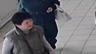 В Самарской области разыскивают двух женщин, похитивших деньги с банковской карты