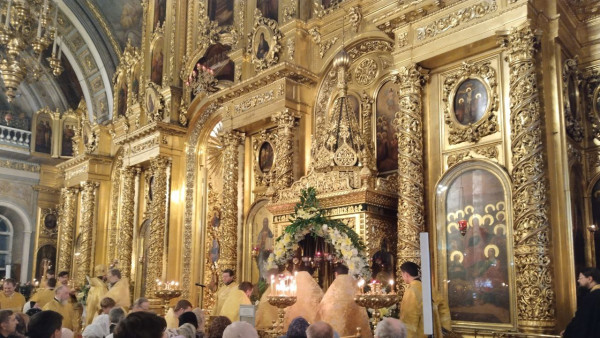 Мощи покровителя Самары собрали толпы верующих в Москве