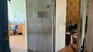 В Самарской области женщина собирала мусор из контейнера у себя в квартире