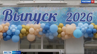 Глава Самары Иван Носков поздравил выпускников двух школ города с Последним звонком 