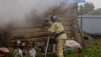 В Самарском селе Два ключа спасли от огня русскую срубовую баню