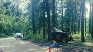 В Самарской области квадроциклист и его пассажир погибли врезавшись в дерево 25 июля 