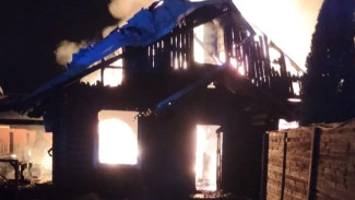 В Ставропольском районе на улице Дачной сгорел двухэтажный дом