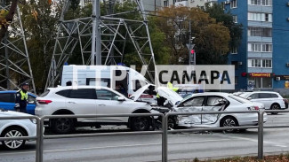 В Самаре водители перекрыли Московское шоссе