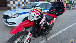 В Самарской области подросток устроил опасный слалом на питбайке 