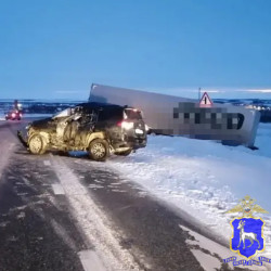 Полиция рассказала, кто погиб в ДТП с элитным Land Cruiser и фурой под Самарой