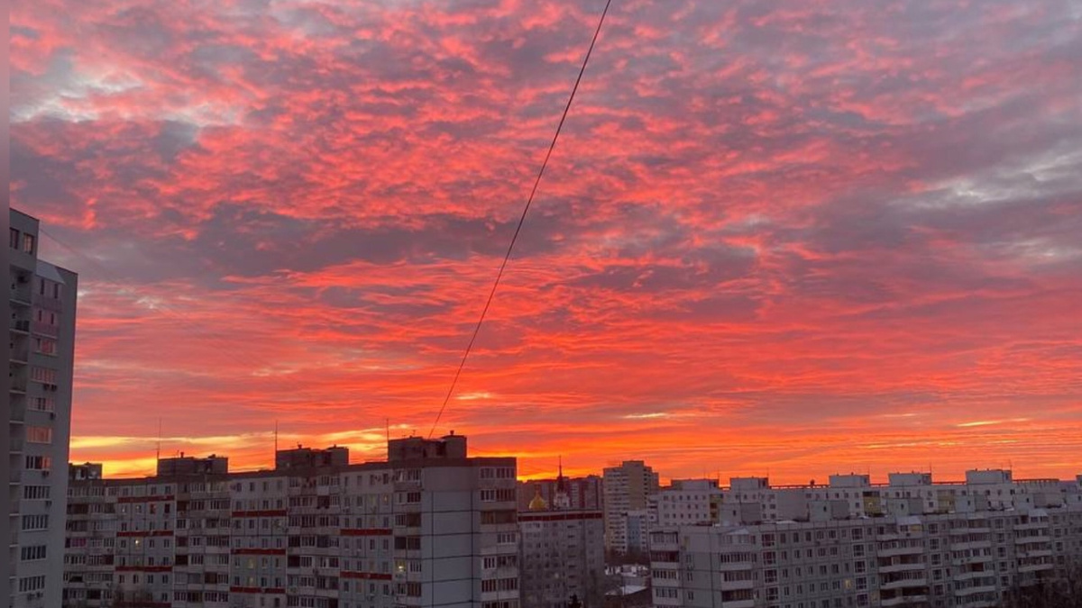 Малиновый закат: жители Самары 26 января созерцали прекрасное – Новости  Самары и Самарской области – ГТРК Самара