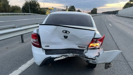 6-летняя девочка пострадала в столкновении Kia K5 с Lada Granta в Самаре