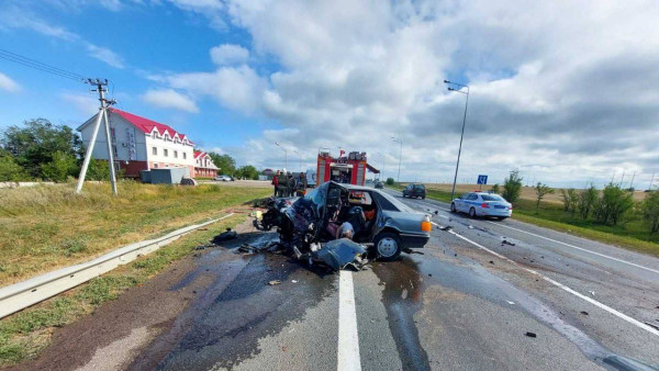 Юный водитель на Audi погиб в лобовом столкновении с фурой под Самарой