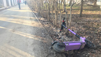 В Самаре водитель Volvo S40 сбил двух 9-летних мальчиков на электросамокате