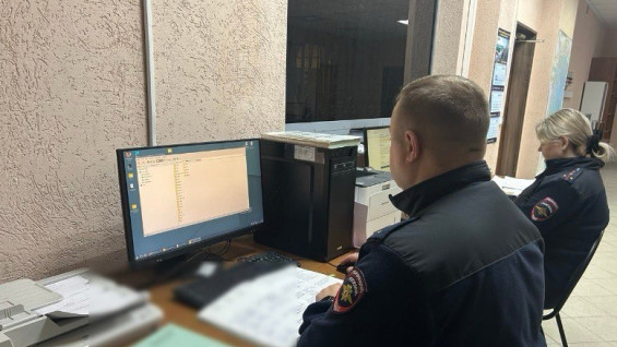 Мошенник из Самарской области обманул начальницу и снял деньги в банкомате за 20 минут