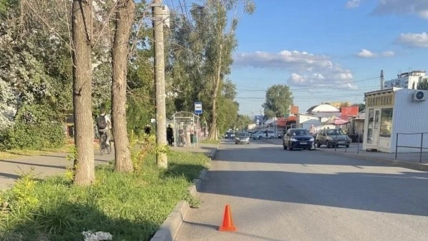 В Самаре 77-летняя пенсионерка попала под колёса автомобиля