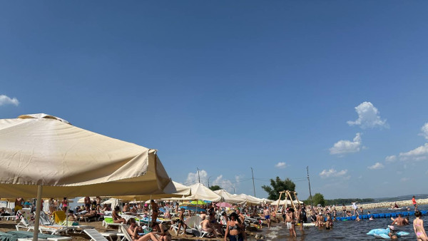 В Самаре предложили установить на пляжах камеры хранения