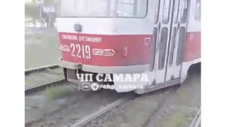 В Самаре на улице Киевской сошёл с рельсов трамвай №3