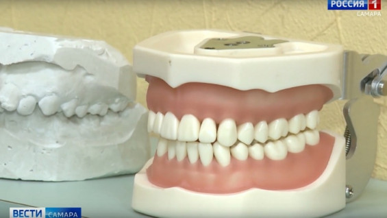 Большие клыки, грилзы и скайсы: самарцам рассказали о новых тенденциях эстетической стоматологии