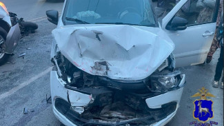 Полиция рассказала о состоянии попавшего в массовое ДТП мотоциклиста