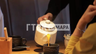 Самарский официант рассказал, кто всегда бесплатно ест в дорогих ресторанах