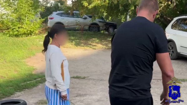 В Самаре неадекватные родственники напали на женщину с ножом и ножницами 