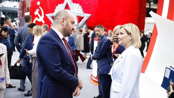 Самарский губернатор подписал ряд крупных инвестиционных соглашений во второй день ПМЭФ