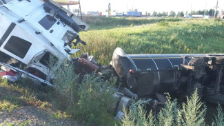 Водитель погиб в ДТП с участием двух фур в Самарской области 12 июля