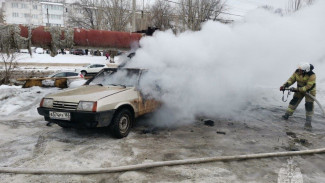 В Самарской области дотла сгорела легковушка 