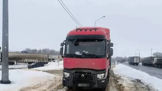 46-летний пешеход попал под колеса фуры в Самарской области